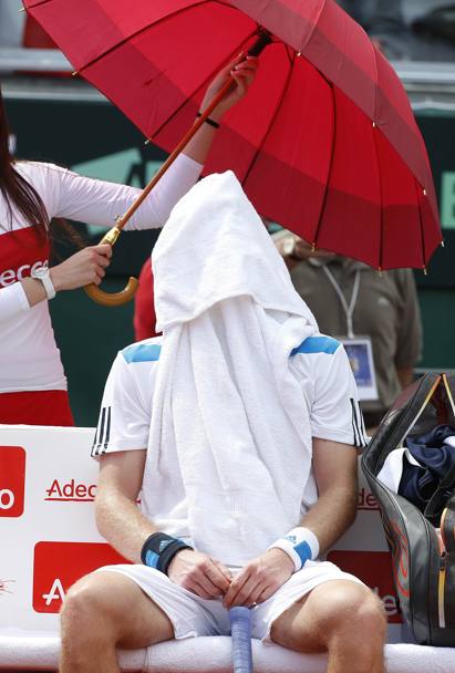 La rassegnazione di Andy Murray, alla seconda sconfitta in carriera nella Coppa Davis. Reuters